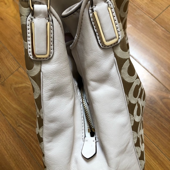 Authentic coach purse - Picture 8 of 8